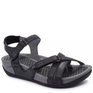 Baretraps Women's Danny Strappy Comfort Sandals adjustable hook loop closure 8.5